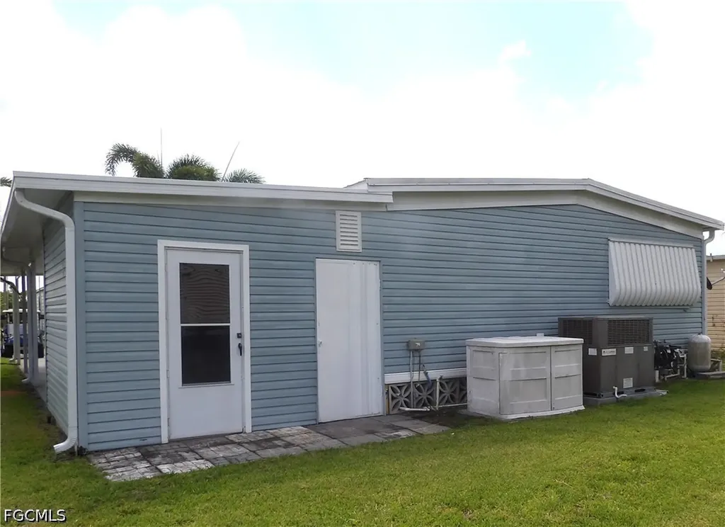 242 Shrub Lane N North Fort Myers FL 33917