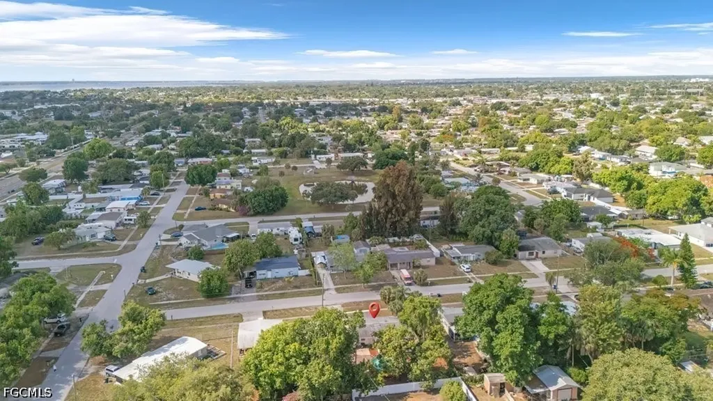912 Hibiscus Lane North Fort Myers FL 33903