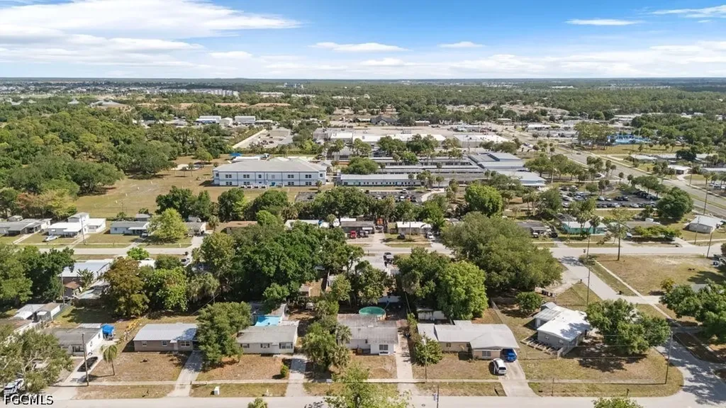 912 Hibiscus Lane North Fort Myers FL 33903