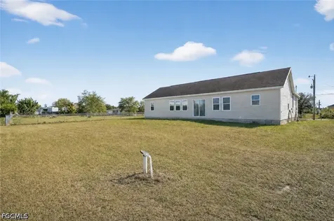 2808 34TH Street SW Lehigh Acres FL 33976