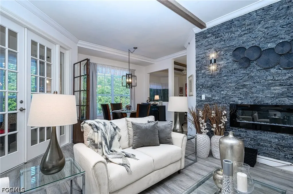 133 Colonade Circle Naples FL 34103