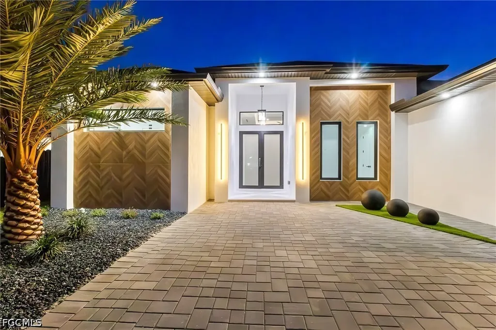 1923 SW 15th Place Cape Coral FL 33991