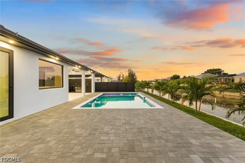 1923 SW 15th Place Cape Coral FL 33991