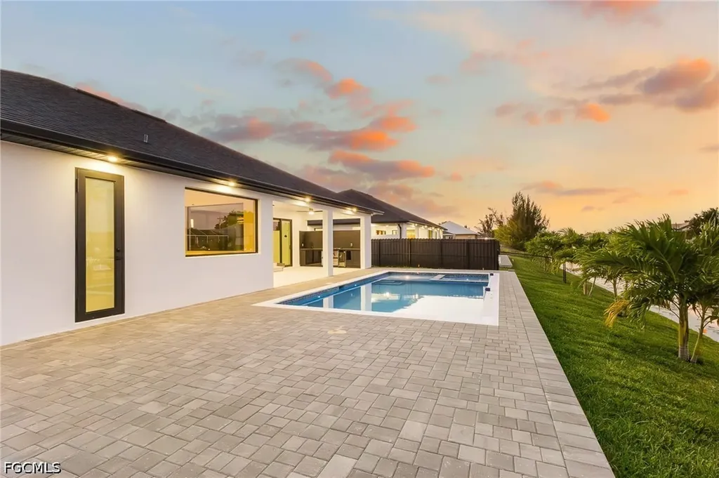 1923 SW 15th Place Cape Coral FL 33991