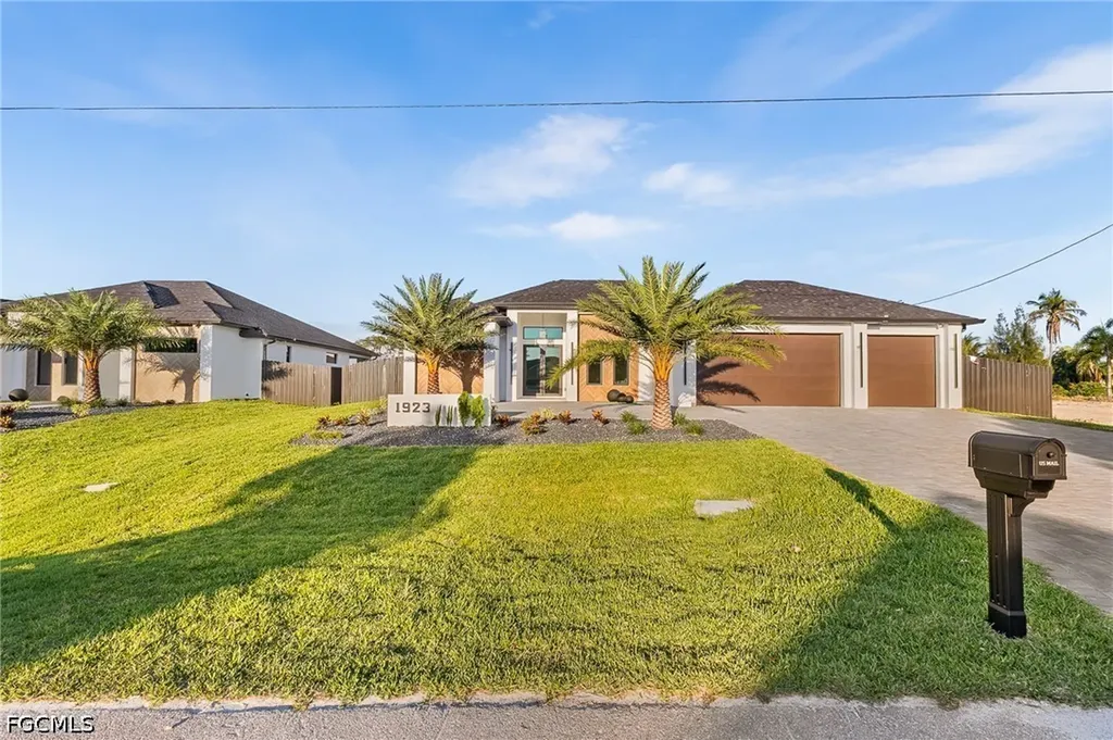 1923 SW 15th Place Cape Coral FL 33991