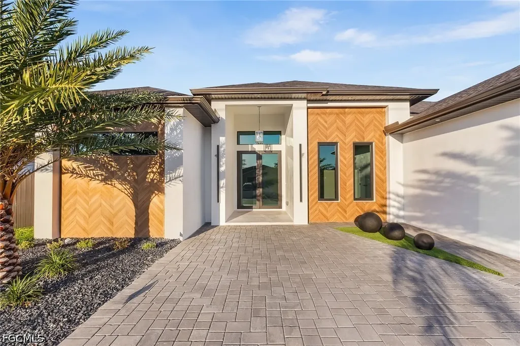 1923 SW 15th Place Cape Coral FL 33991
