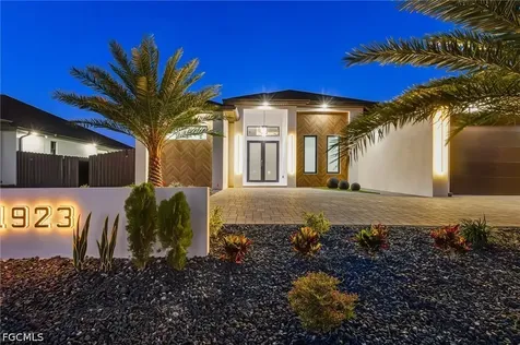 1923 SW 15th Place Cape Coral FL 33991