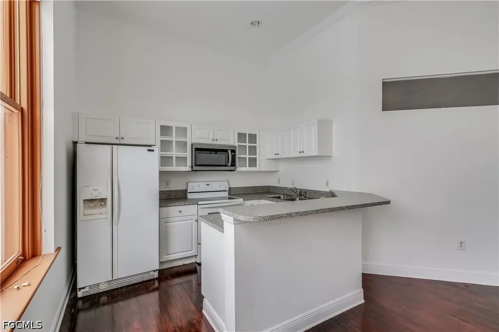 2260 1st Street Fort Myers FL 33901