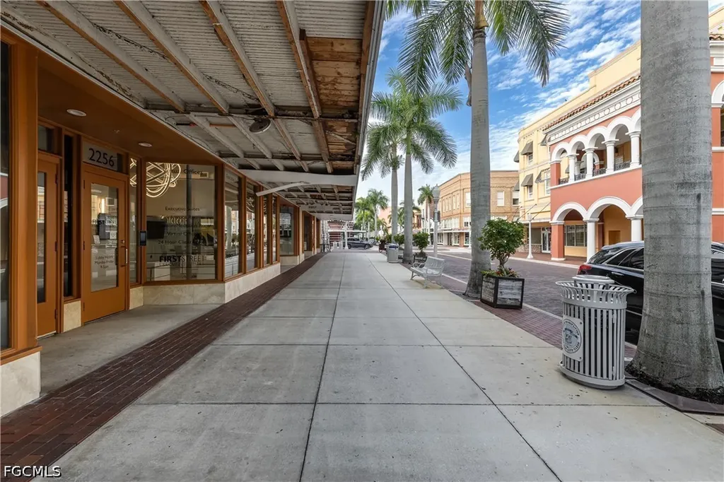 2260 1st Street Fort Myers FL 33901