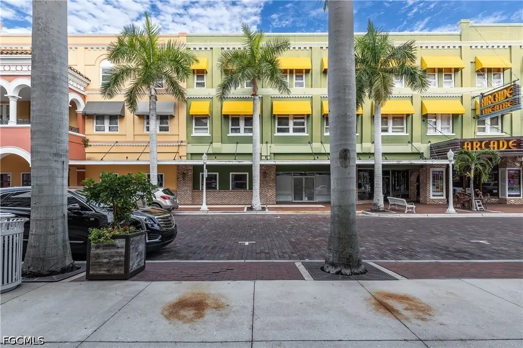 2260 1st Street Fort Myers FL 33901