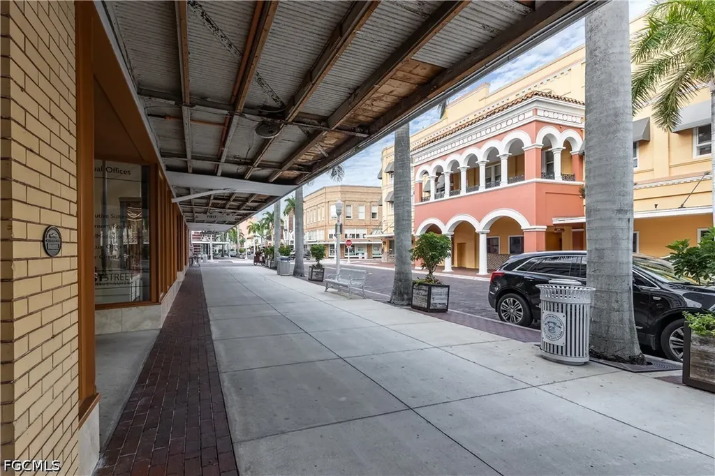 2260 1st Street Fort Myers FL 33901