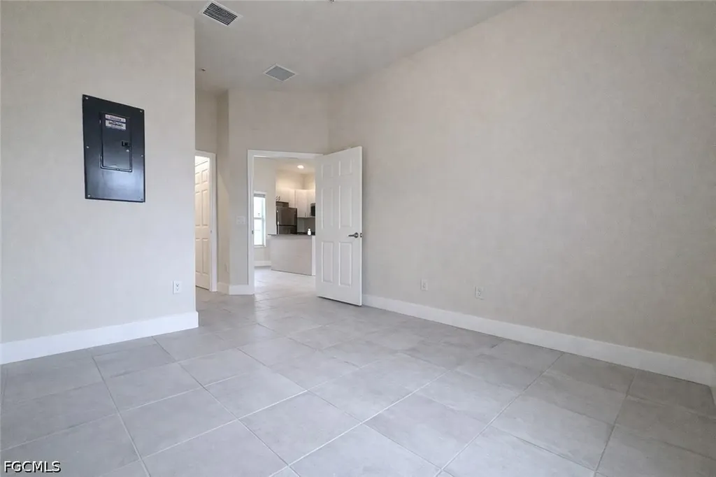 3325 SW 8th Place Cape Coral FL 33914