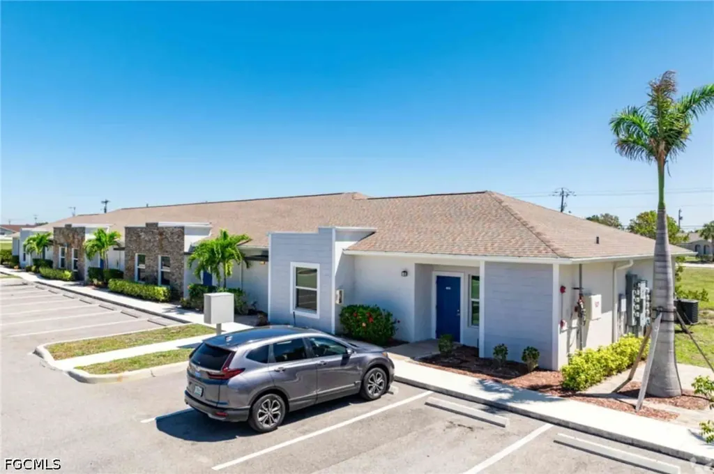 3325 SW 8th Place Cape Coral FL 33914