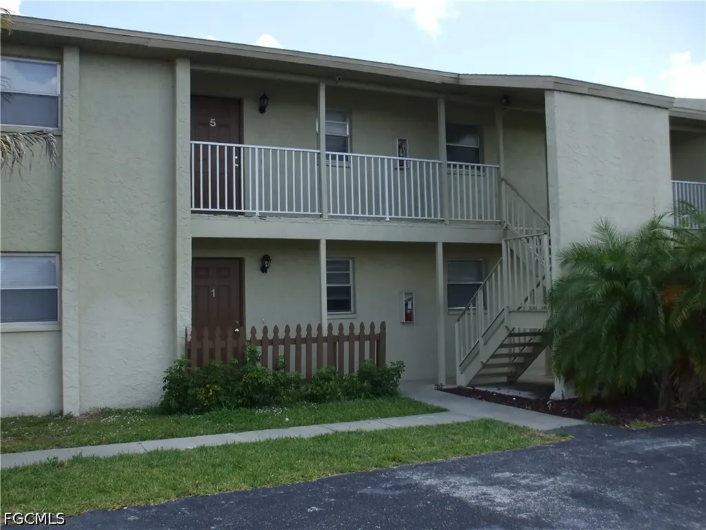 723 SE 10th Street Cape Coral FL 33990