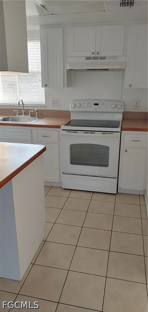 723 SE 10th Street Cape Coral FL 33990