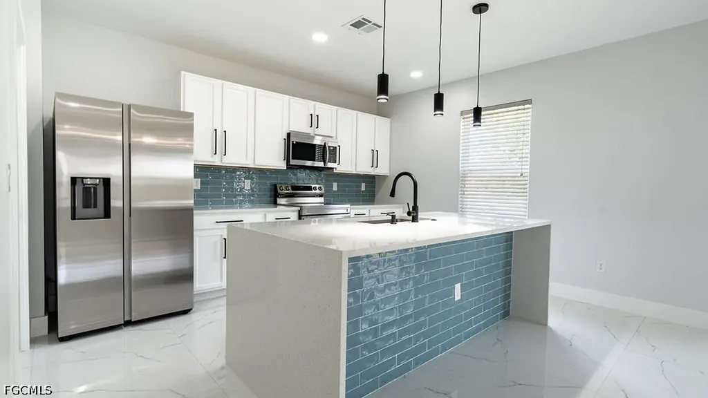 509 SW 27th Terrace Cape Coral FL 33914
