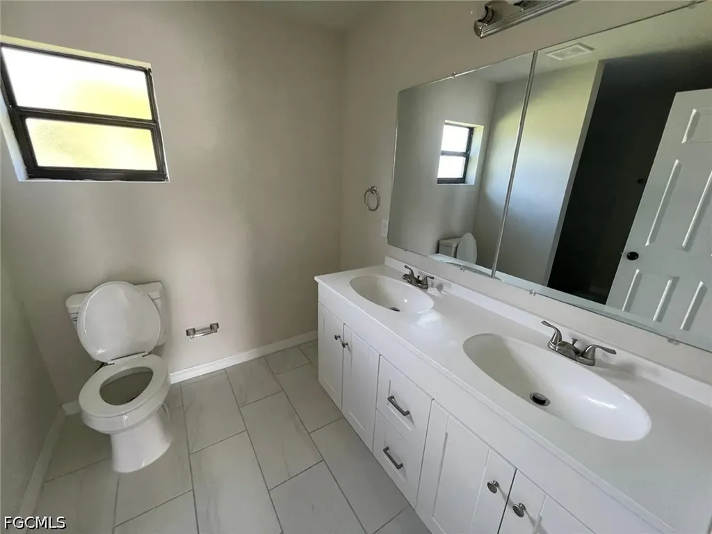 1447 NW 1st Street Cape Coral FL 33993