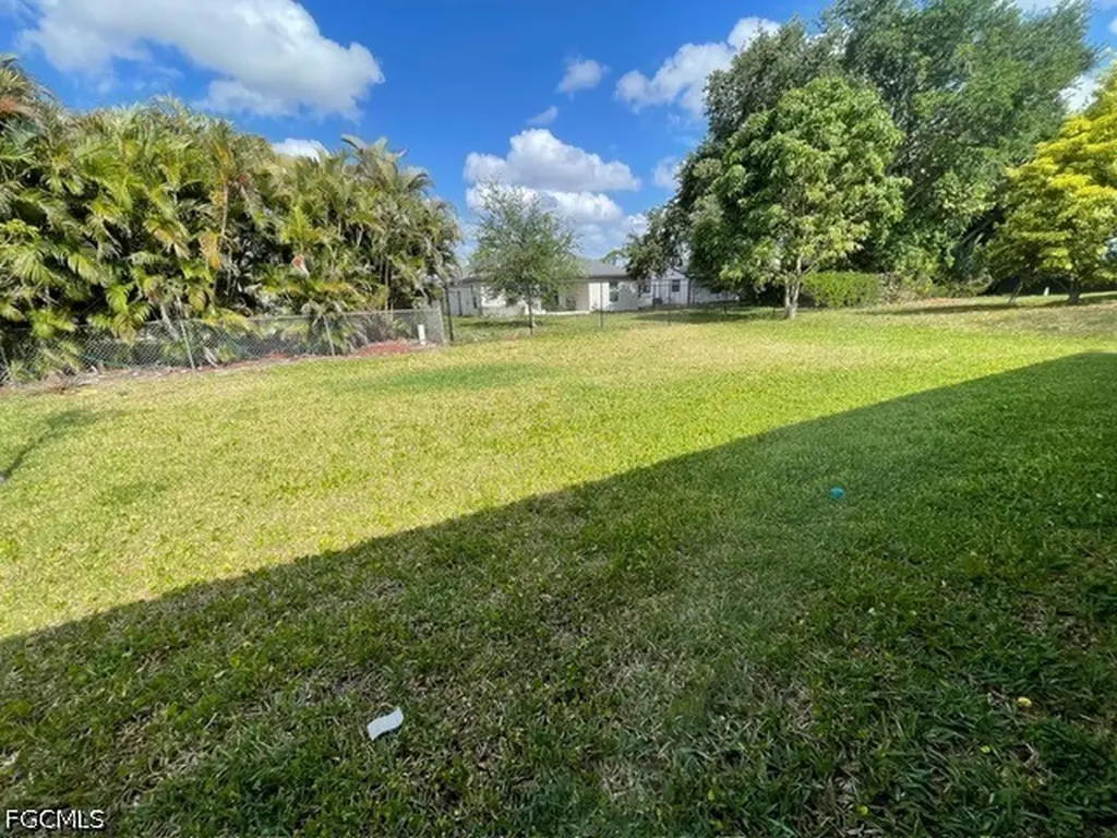 1447 NW 1st Street Cape Coral FL 33993