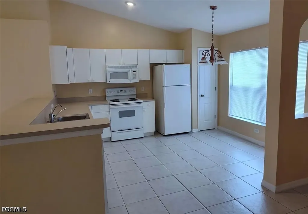 1109 NE 2nd Place Cape Coral FL 33909