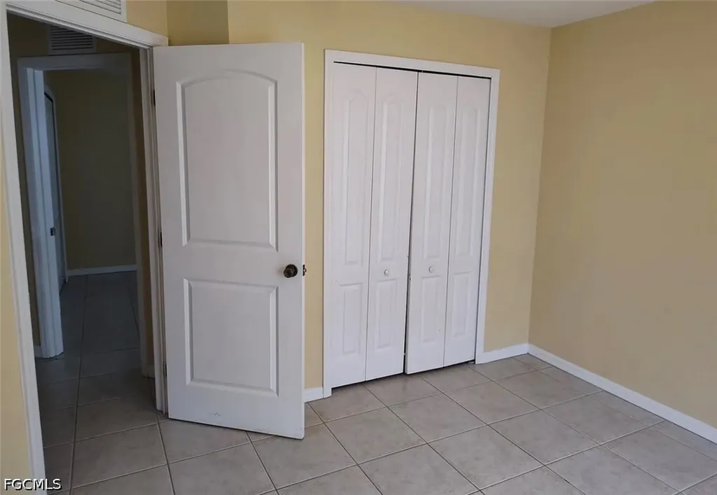 1109 NE 2nd Place Cape Coral FL 33909