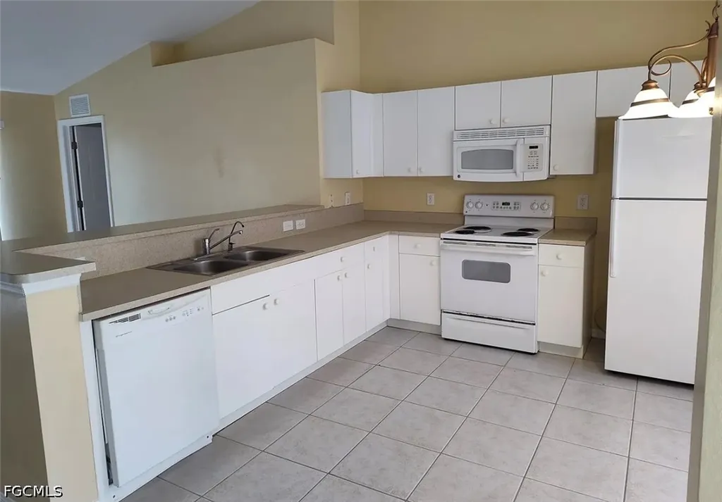 1109 NE 2nd Place Cape Coral FL 33909