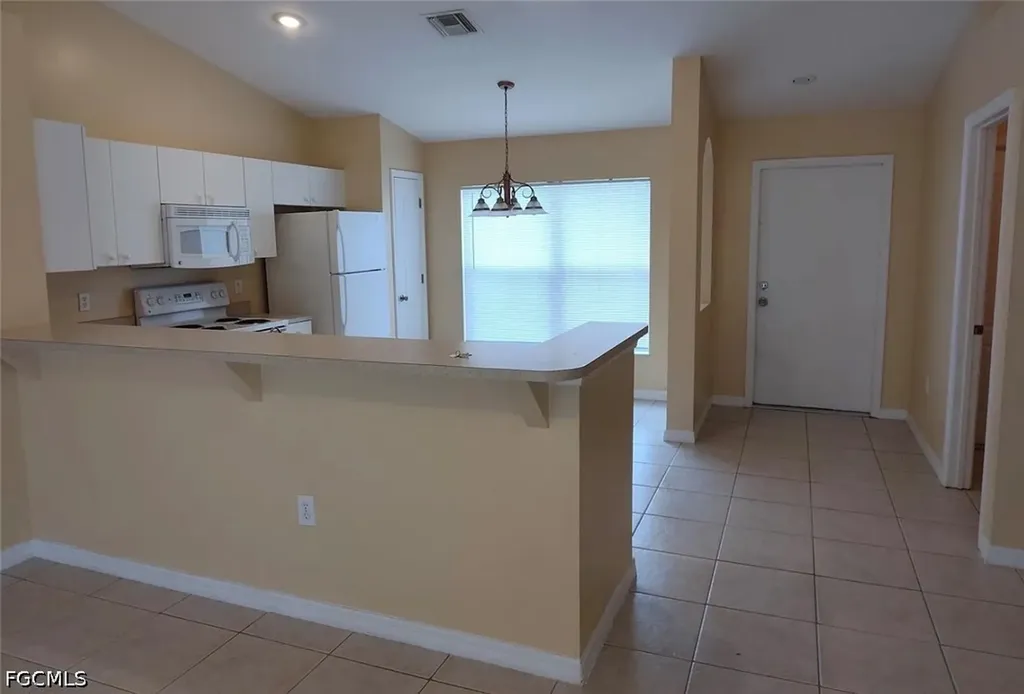 1109 NE 2nd Place Cape Coral FL 33909