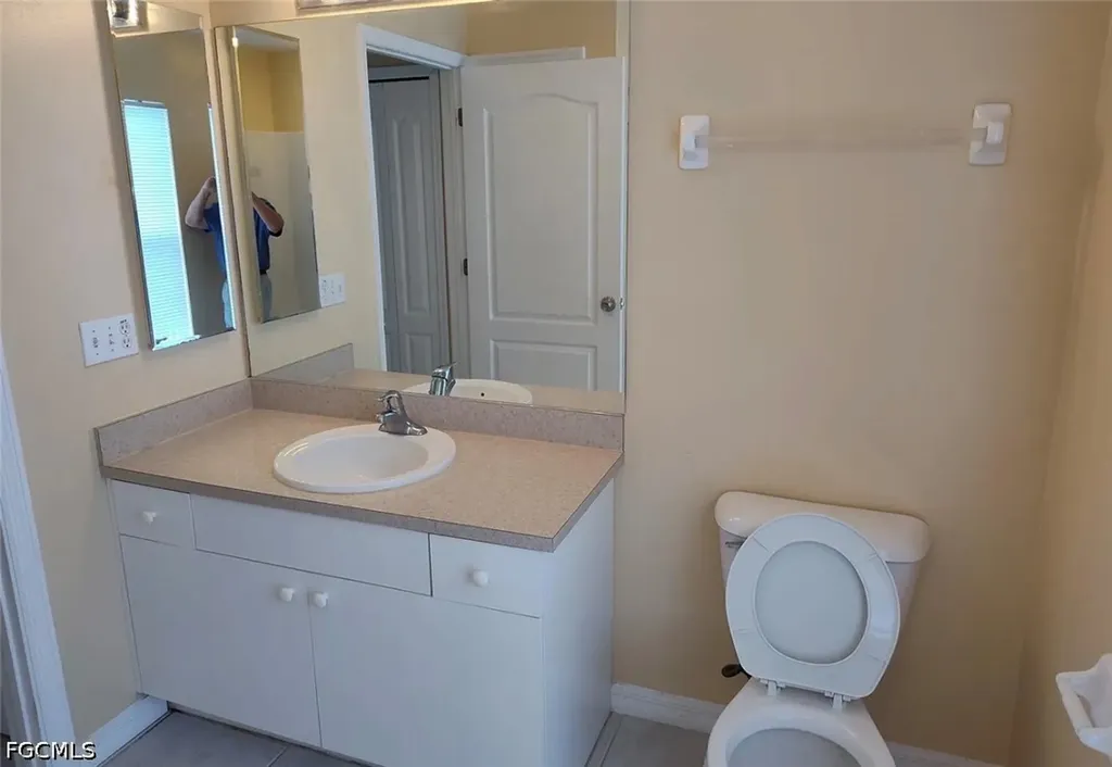 1109 NE 2nd Place Cape Coral FL 33909