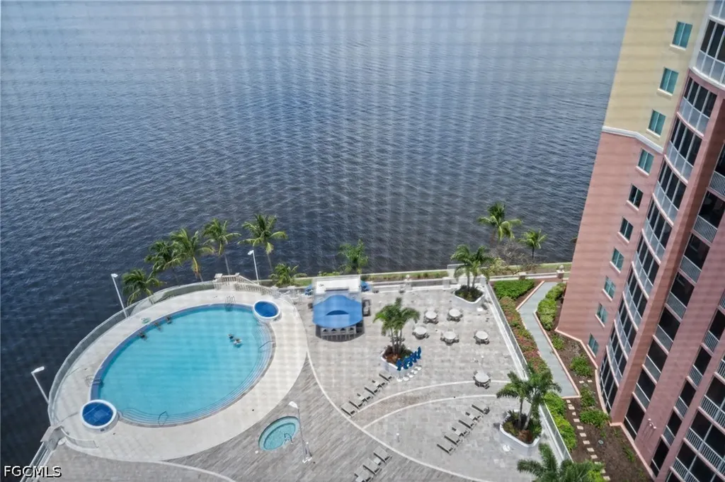 2743 1st Street Fort Myers FL 33916