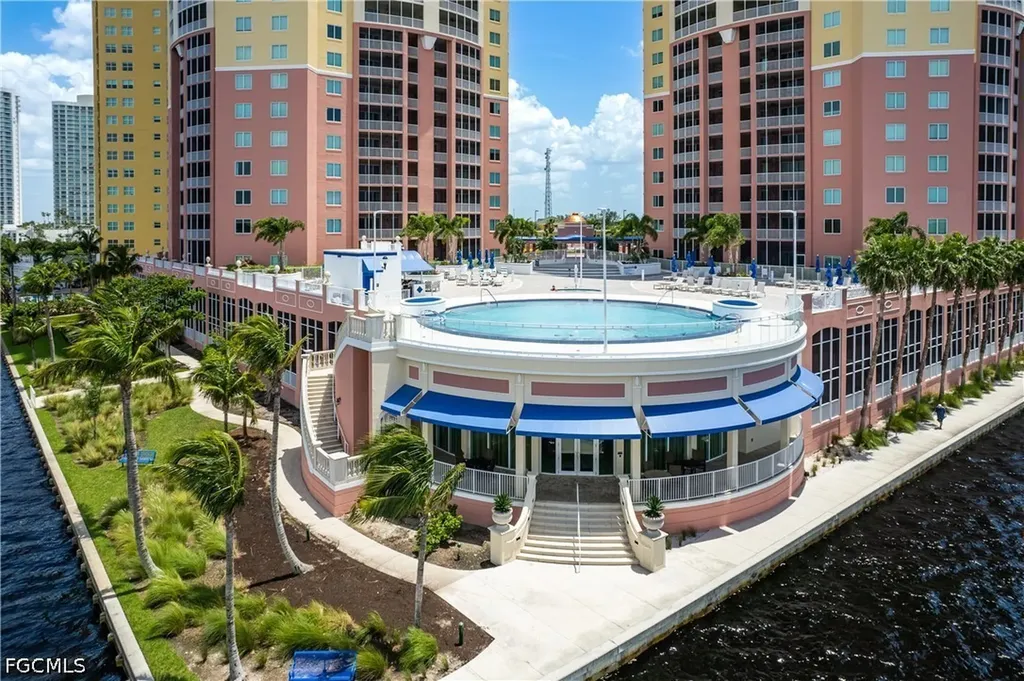 2743 1st Street Fort Myers FL 33916