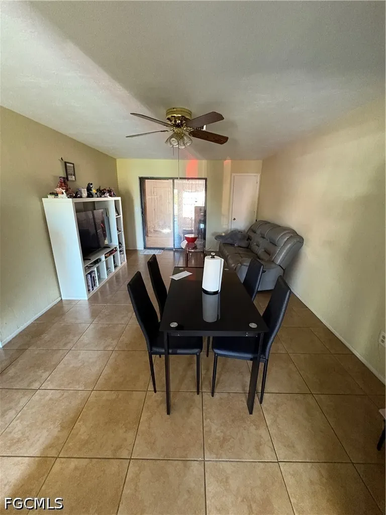 7582-7586 Carrier Road Fort Myers FL 33967