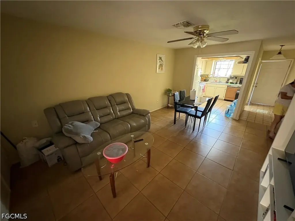 7582-7586 Carrier Road Fort Myers FL 33967