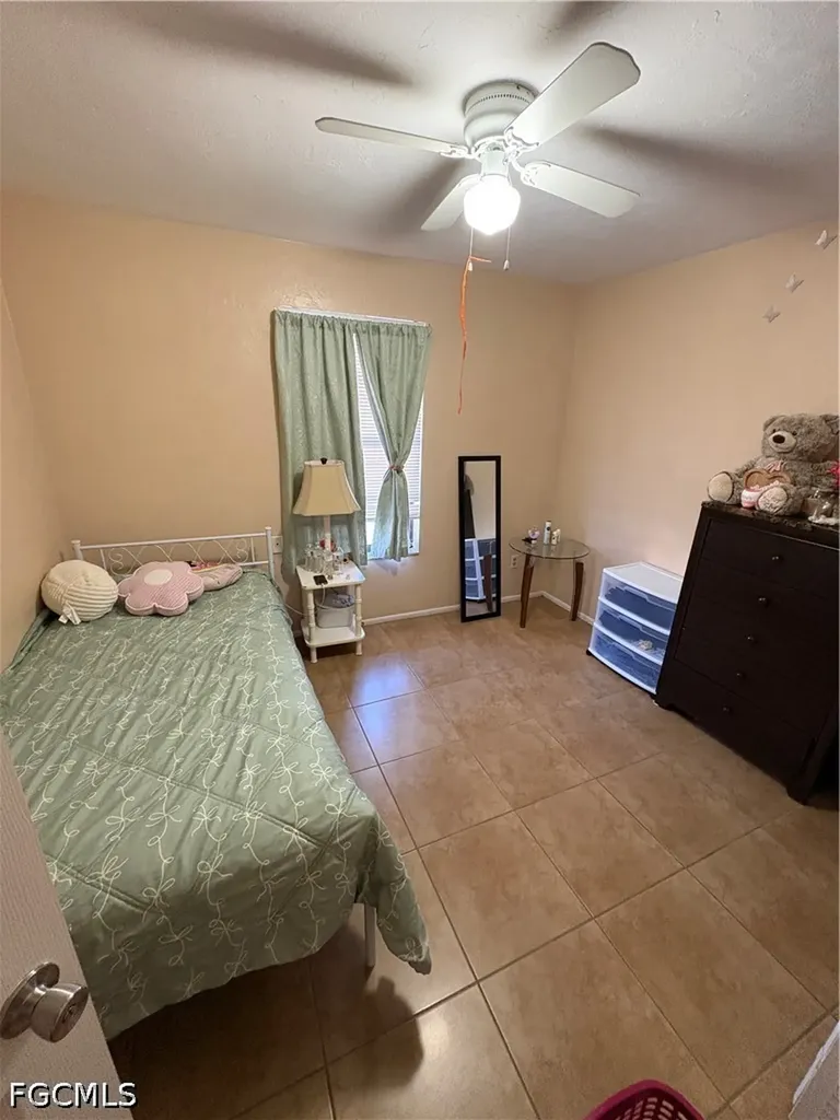 7582-7586 Carrier Road Fort Myers FL 33967