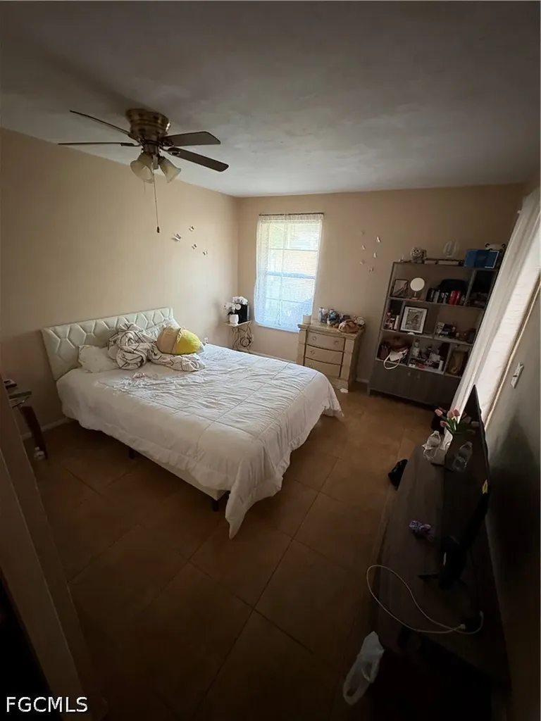 7582-7586 Carrier Road Fort Myers FL 33967