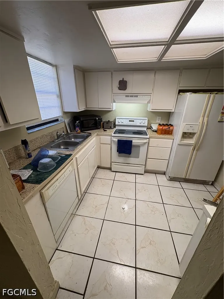7582-7586 Carrier Road Fort Myers FL 33967