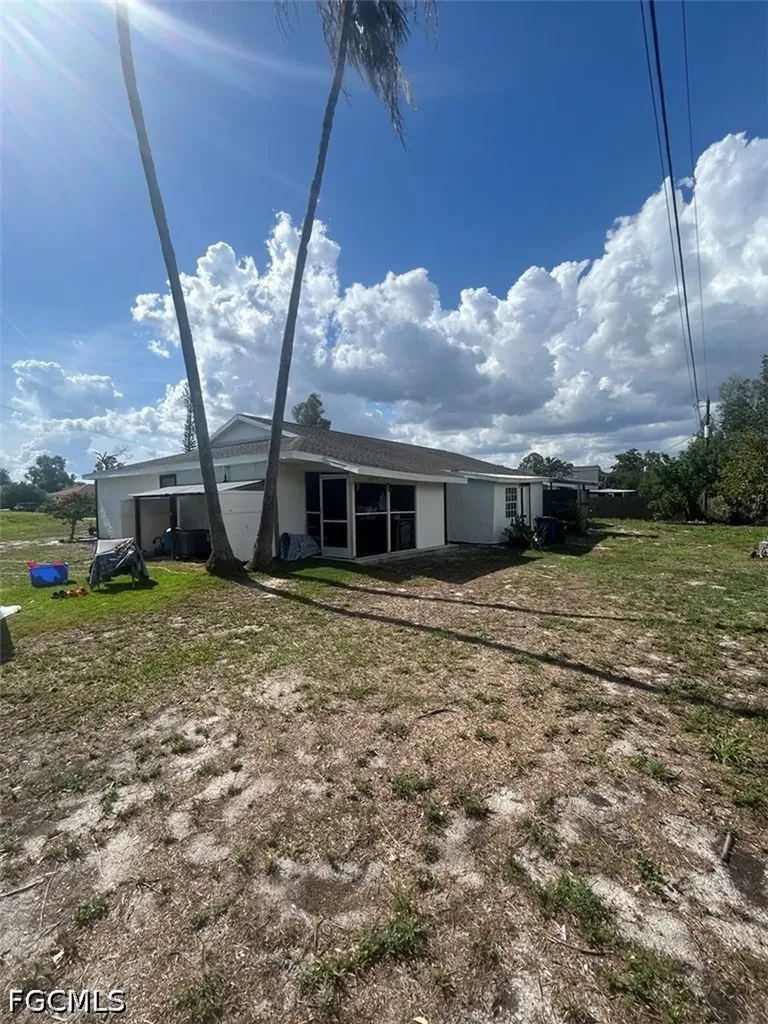 7582-7586 Carrier Road Fort Myers FL 33967
