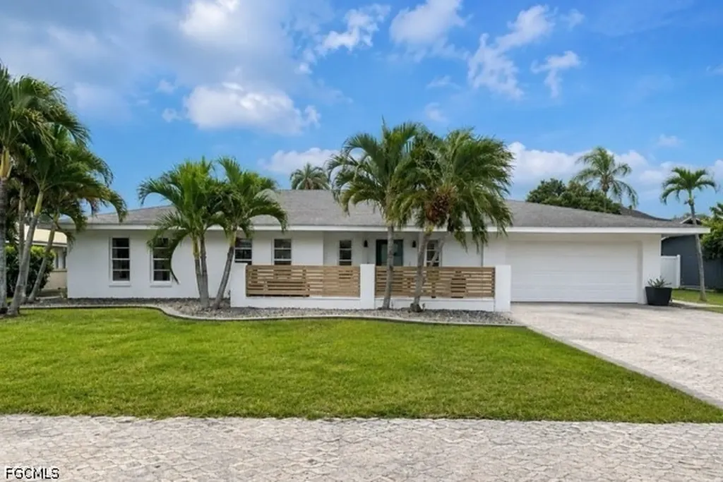 27541 Suffridge Drive Bonita Springs FL 34135