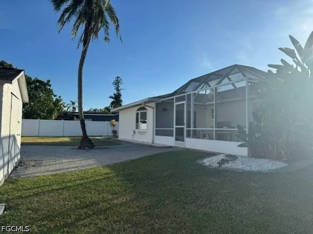 27541 Suffridge Drive Bonita Springs FL 34135