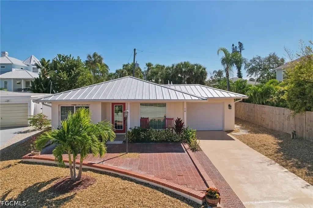 210 Hibiscus Drive Fort Myers Beach FL 33931