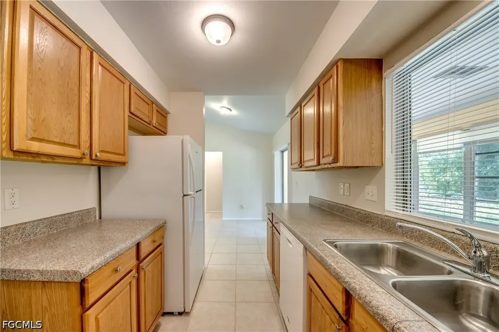 1315 SE 33rd Terrace Cape Coral FL 33904