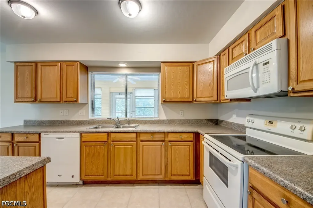 1315 SE 33rd Terrace Cape Coral FL 33904