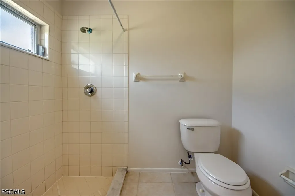 1315 SE 33rd Terrace Cape Coral FL 33904