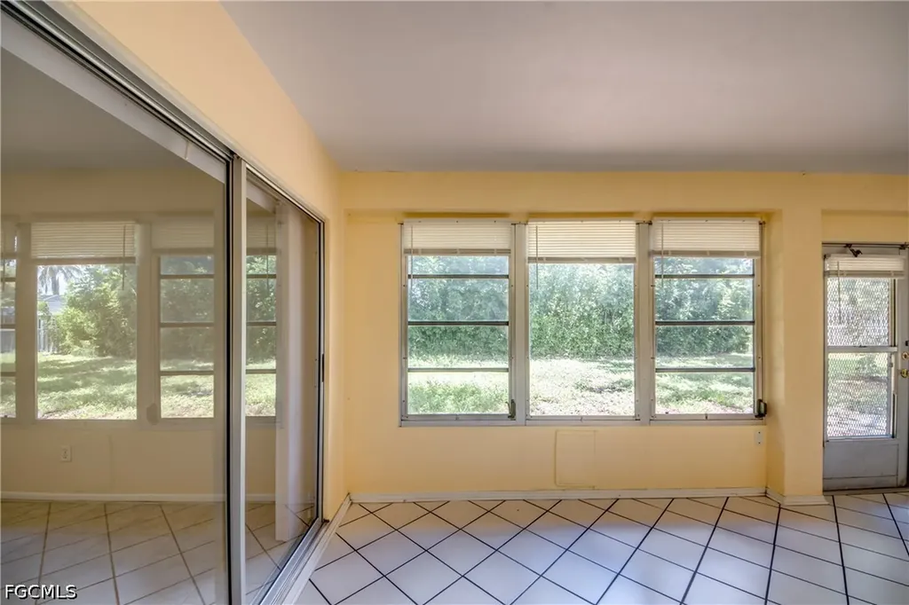 1315 SE 33rd Terrace Cape Coral FL 33904