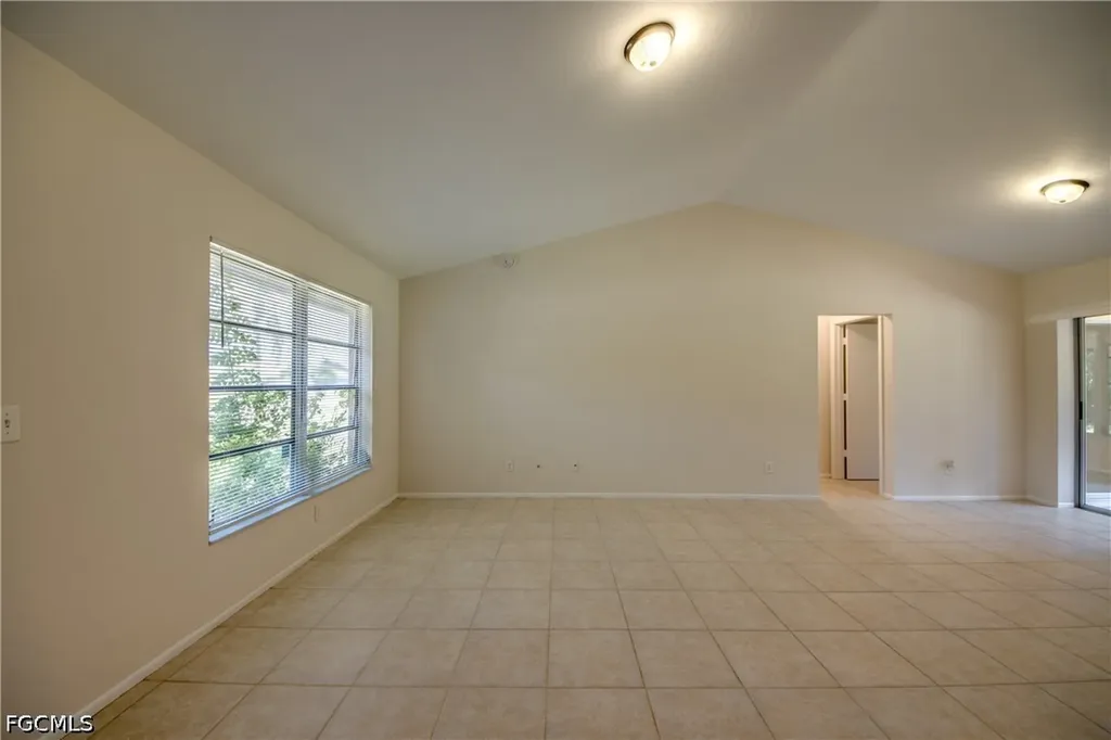 1315 SE 33rd Terrace Cape Coral FL 33904