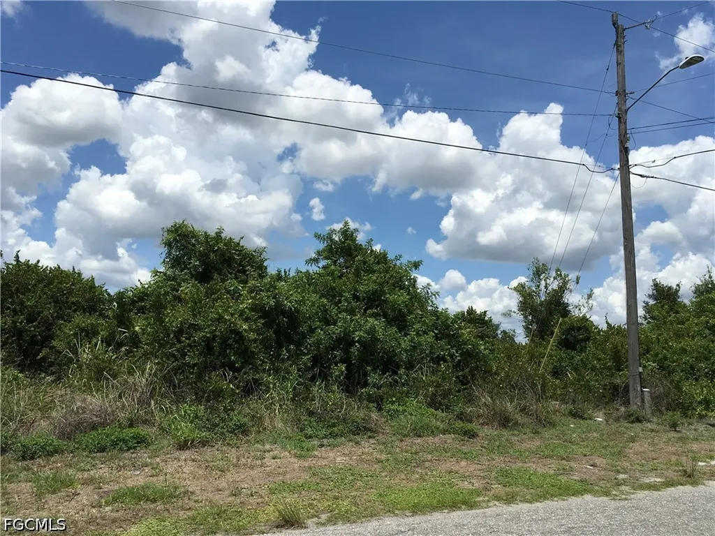 2706 31st Street SW Lehigh Acres FL 33976