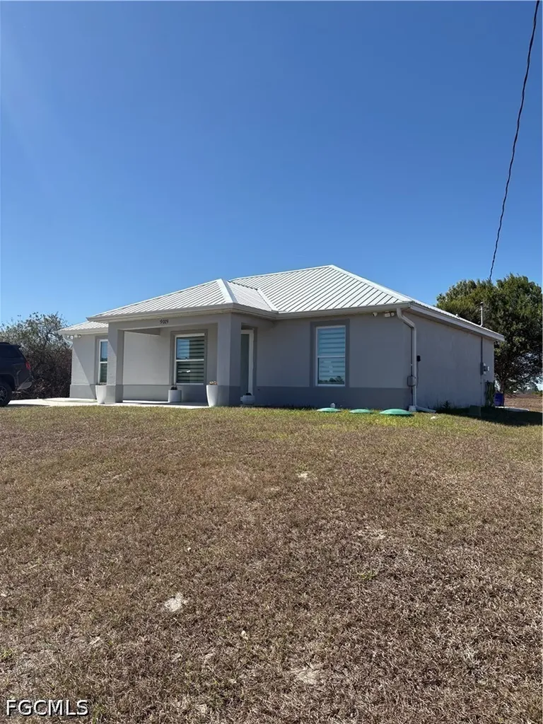 9019 S Castle Circle Labelle FL 33935