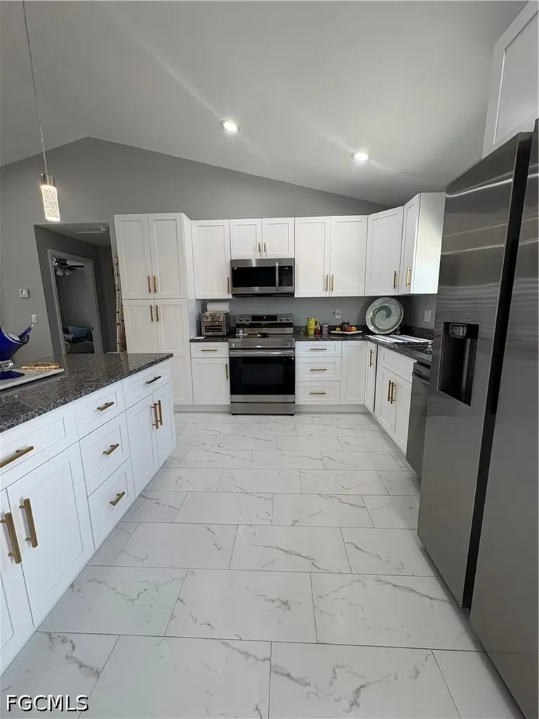 9019 S Castle Circle Labelle FL 33935