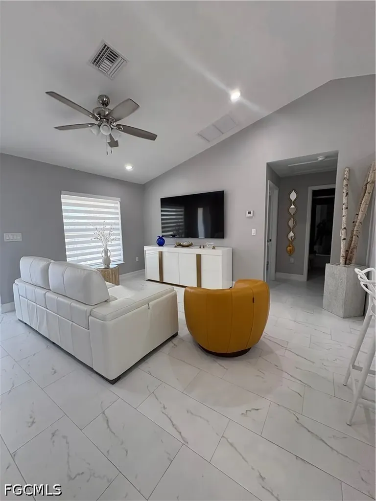 9019 S Castle Circle Labelle FL 33935