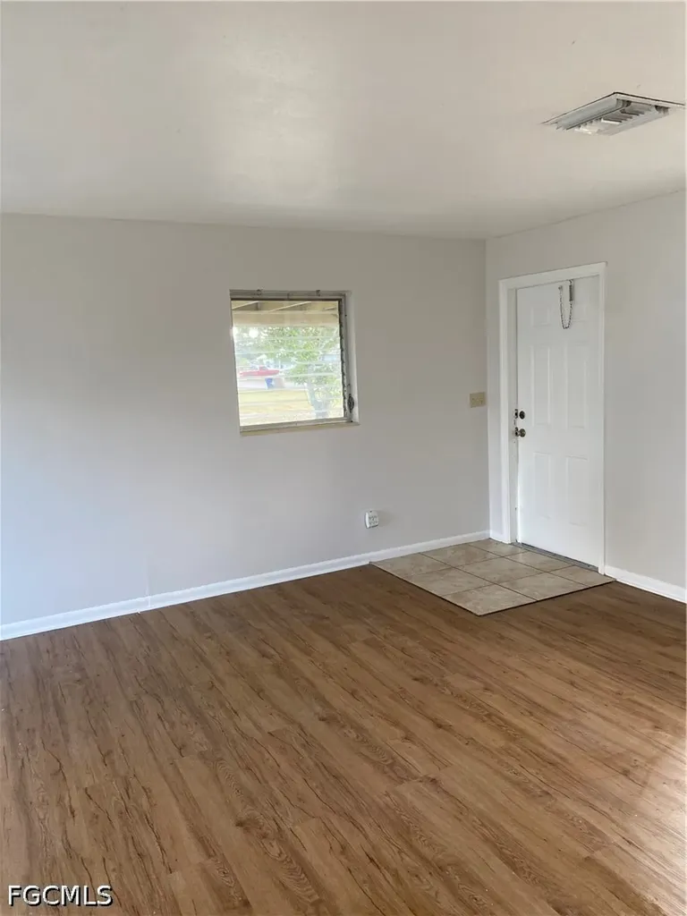 216 Oregon Way Lehigh Acres FL 33936