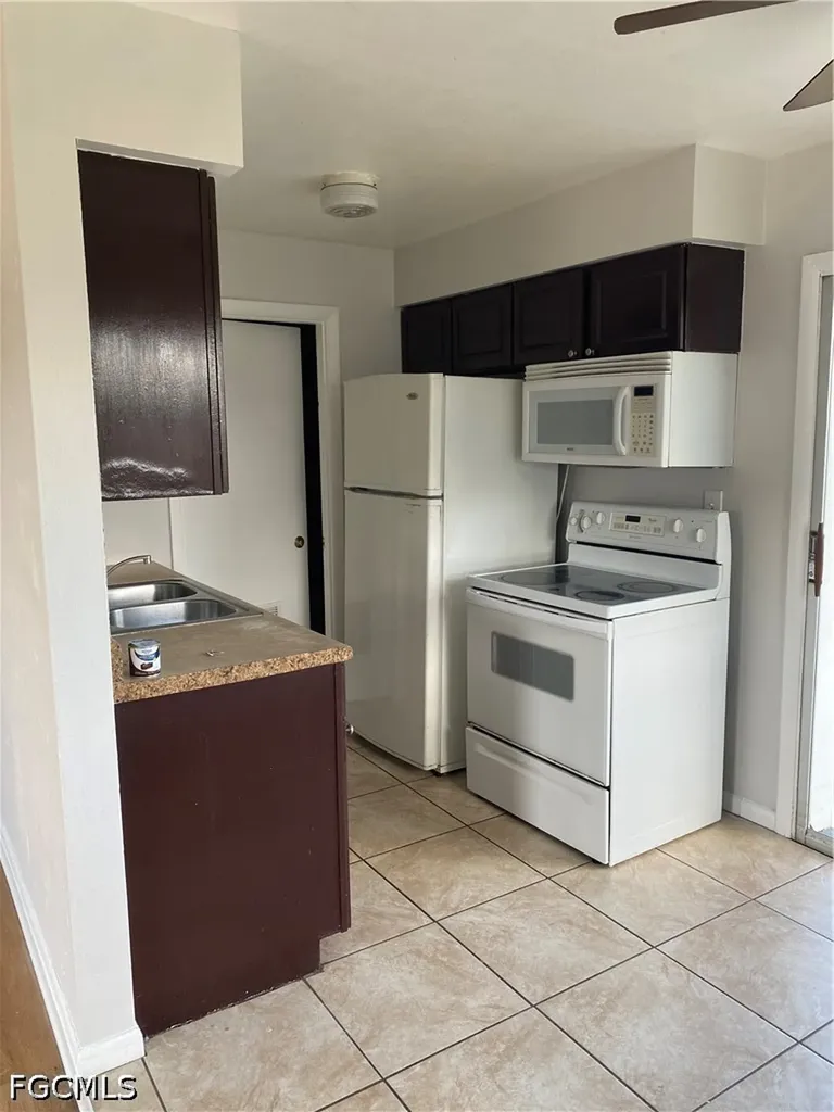 216 Oregon Way Lehigh Acres FL 33936