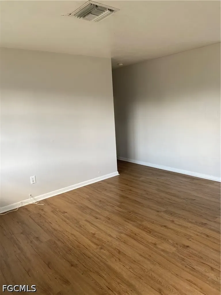 216 Oregon Way Lehigh Acres FL 33936